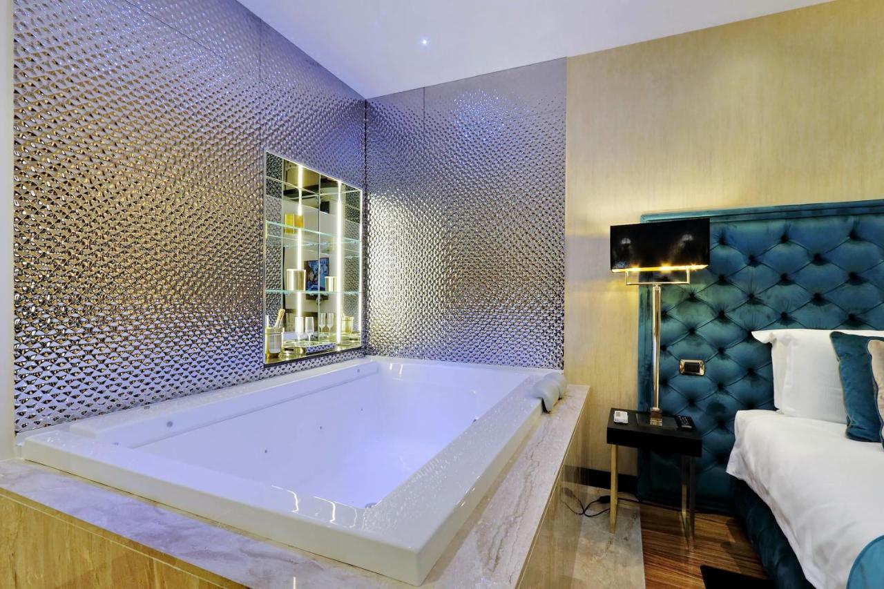 Trevi Diamond Luxury Suites & Jacuzzi Рим Экстерьер фото