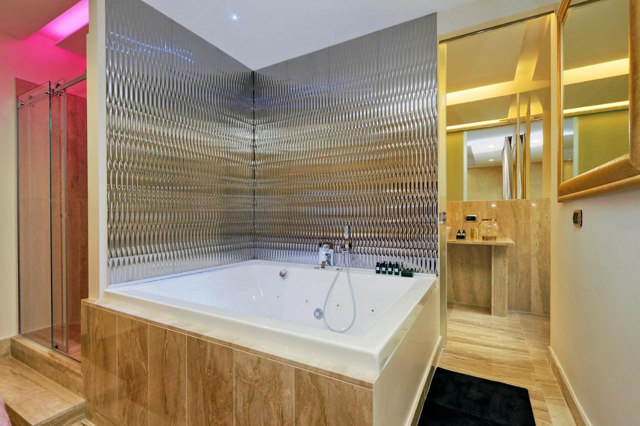 Trevi Diamond Luxury Suites & Jacuzzi Рим Экстерьер фото